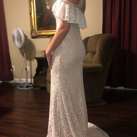 White, (more of a winter white) lace formal gown - Picture 2 of 7